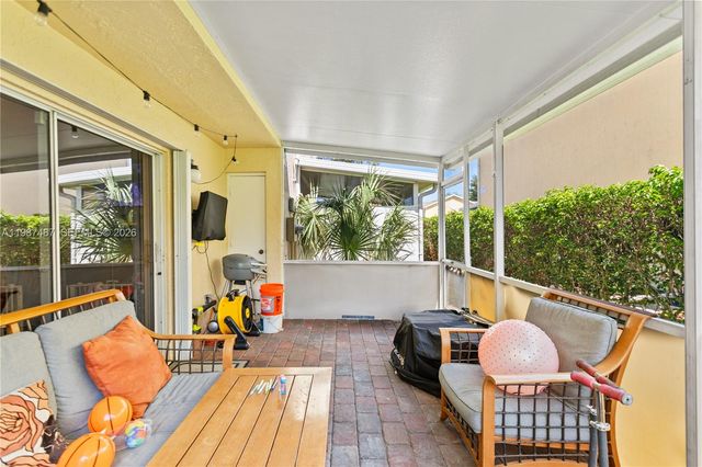 337 Waterside Dr 337, Hypoluxo, FL 33462