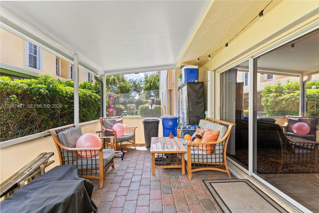 337 Waterside Dr 337, Hypoluxo, FL 33462