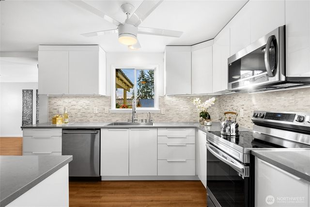 4515 NE 17th Place, Renton, WA 98059