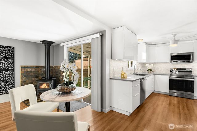 4515 NE 17th Place, Renton, WA 98059