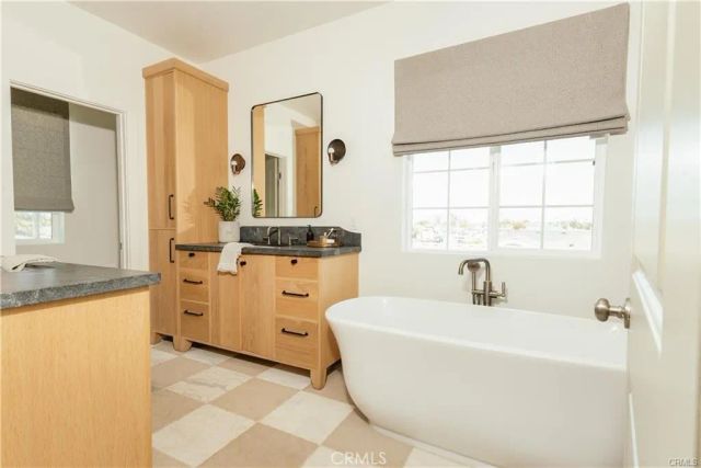 9552 Sailfish Drive, Huntington Beach, CA 92646