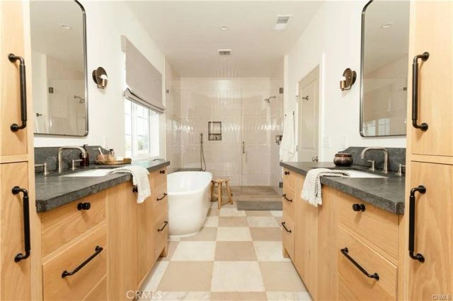 9552 Sailfish Drive, Huntington Beach, CA 92646