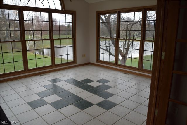 2285 Thoroughbred Drive, Wadsworth, OH 44281