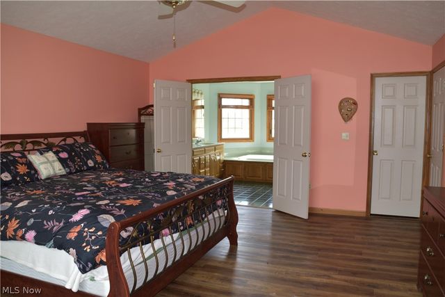 2285 Thoroughbred Drive, Wadsworth, OH 44281