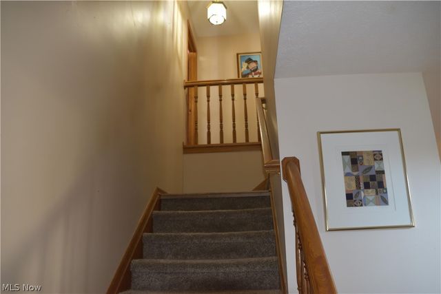 2285 Thoroughbred Drive, Wadsworth, OH 44281