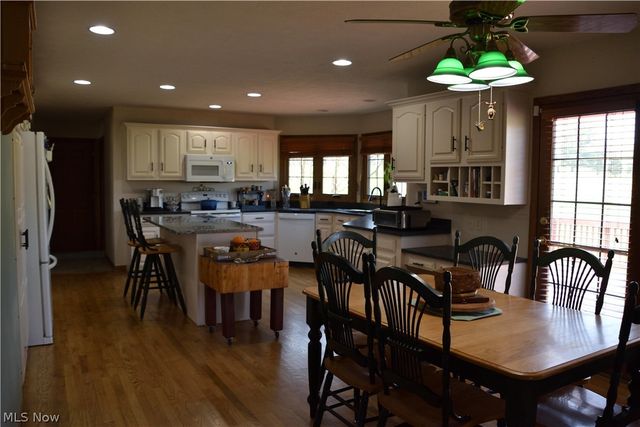 2285 Thoroughbred Drive, Wadsworth, OH 44281