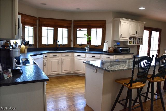 2285 Thoroughbred Drive, Wadsworth, OH 44281