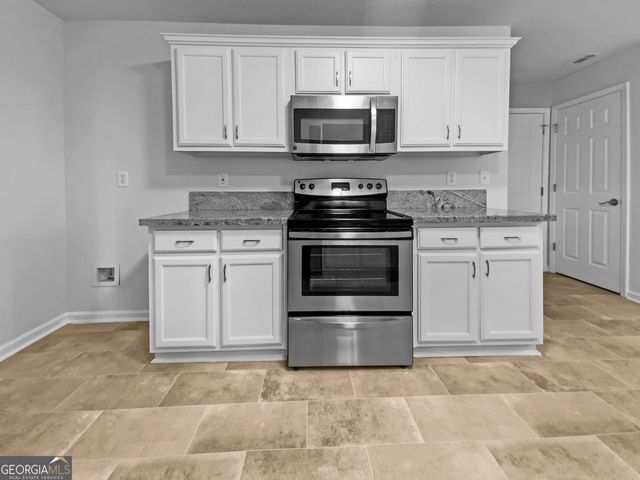 5806 Waggoner Court, Rex, GA 30273