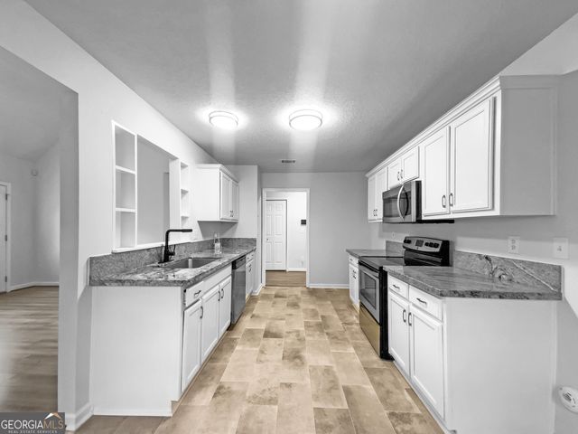 5806 Waggoner Court, Rex, GA 30273