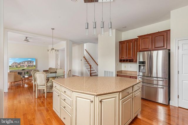 38786 RAMBLING FARM DR, Hamilton, VA 20158