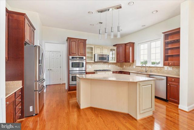38786 RAMBLING FARM DR, Hamilton, VA 20158