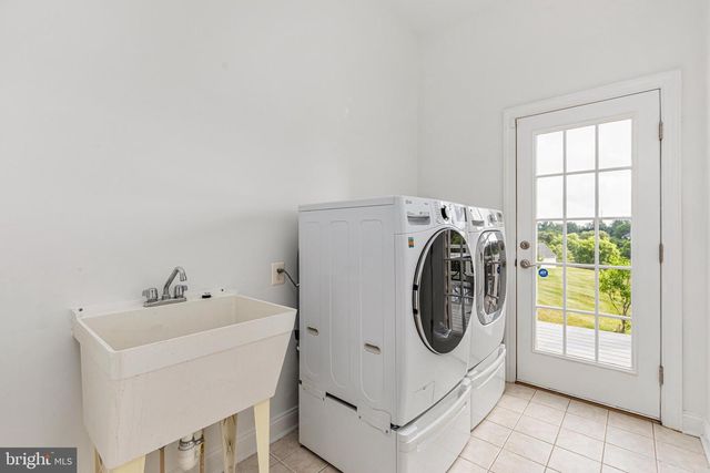 38786 RAMBLING FARM DR, Hamilton, VA 20158