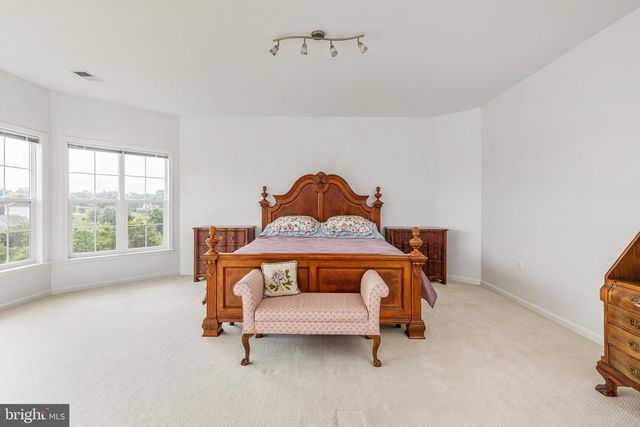 38786 RAMBLING FARM DR, Hamilton, VA 20158