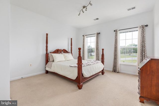 38786 RAMBLING FARM DR, Hamilton, VA 20158