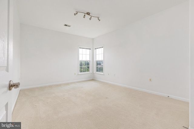 38786 RAMBLING FARM DR, Hamilton, VA 20158