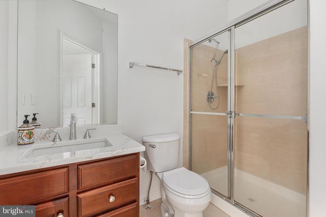 38786 RAMBLING FARM DR, Hamilton, VA 20158
