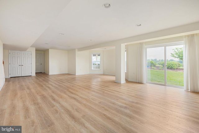 38786 RAMBLING FARM DR, Hamilton, VA 20158