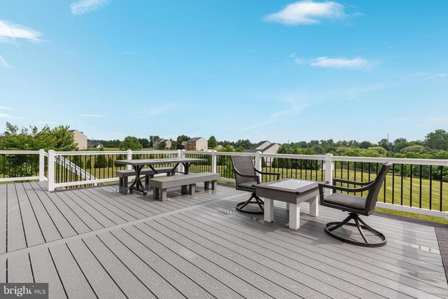 38786 RAMBLING FARM DR, Hamilton, VA 20158