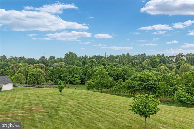 38786 RAMBLING FARM DR, Hamilton, VA 20158