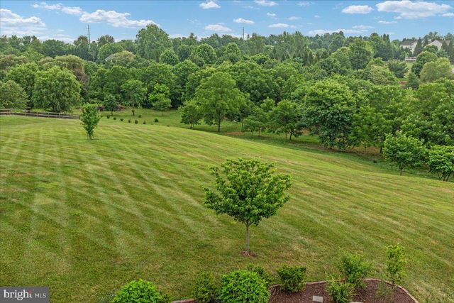 38786 RAMBLING FARM DR, Hamilton, VA 20158