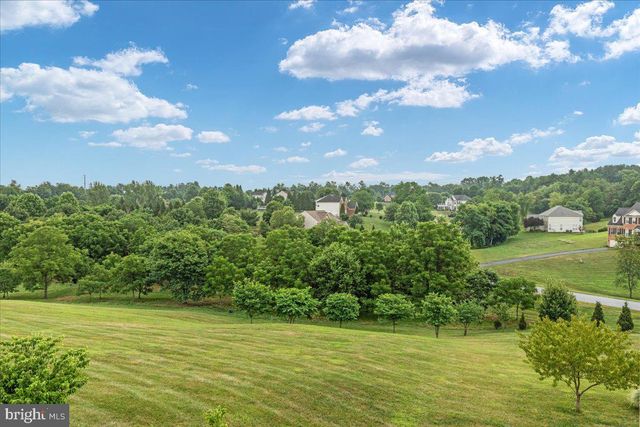38786 RAMBLING FARM DR, Hamilton, VA 20158