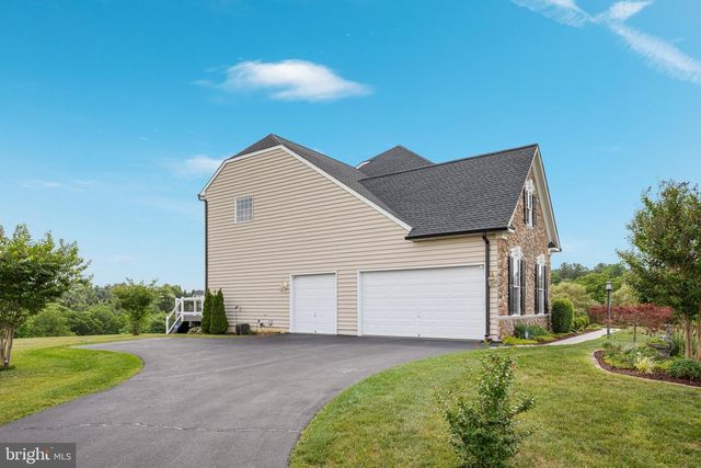 38786 RAMBLING FARM DR, Hamilton, VA 20158