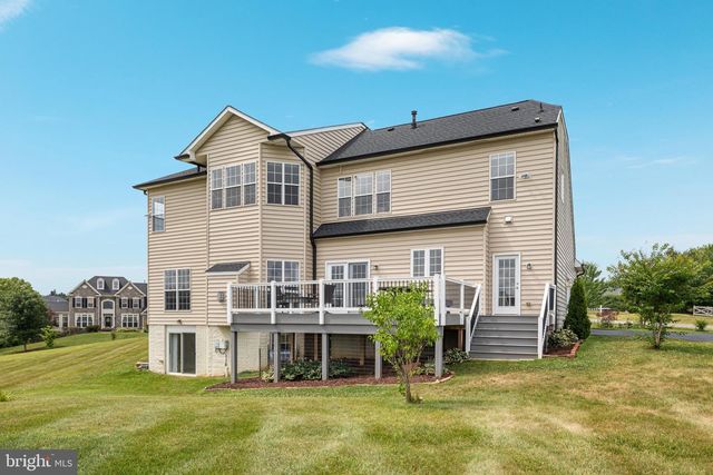 38786 RAMBLING FARM DR, Hamilton, VA 20158