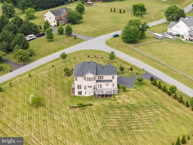 38786 RAMBLING FARM DR, Hamilton, VA 20158