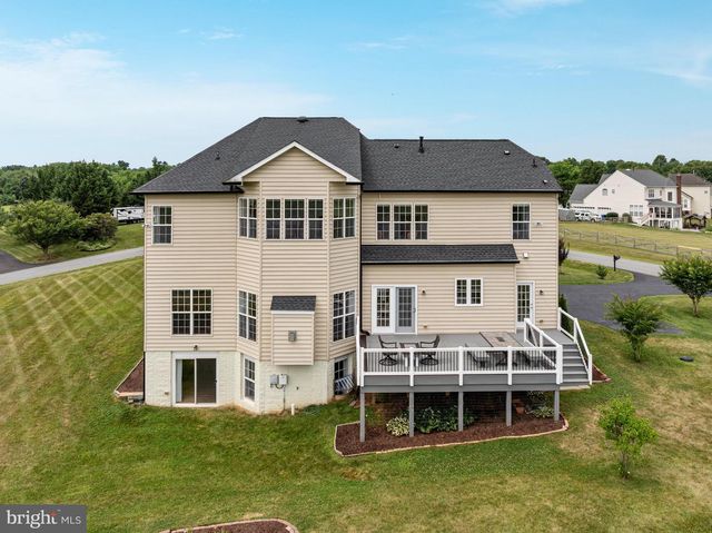 38786 RAMBLING FARM DR, Hamilton, VA 20158