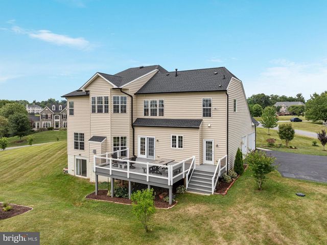 38786 RAMBLING FARM DR, Hamilton, VA 20158