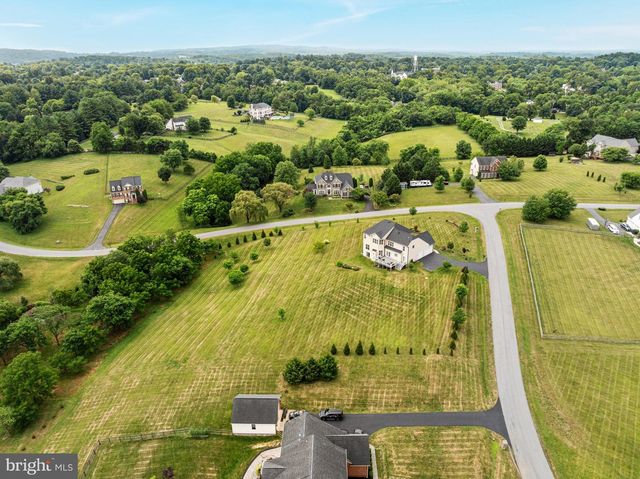 38786 RAMBLING FARM DR, Hamilton, VA 20158