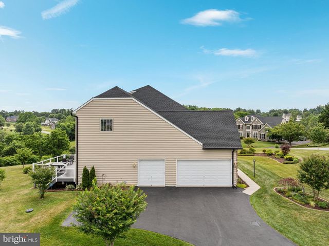 38786 RAMBLING FARM DR, Hamilton, VA 20158