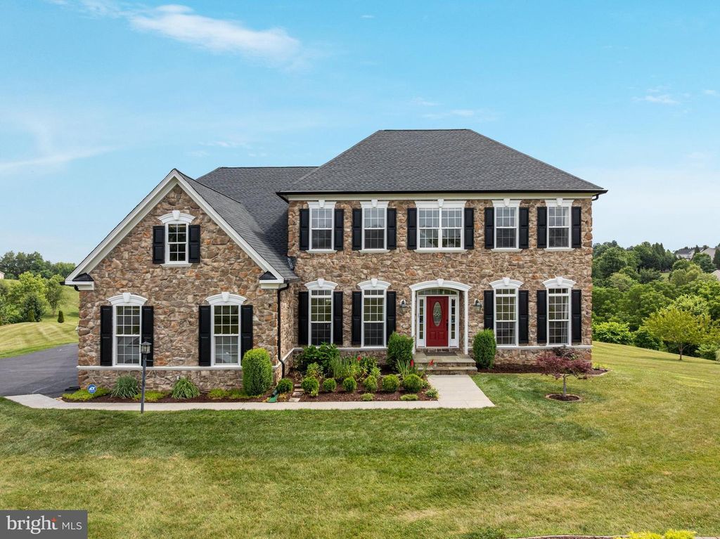 38786 RAMBLING FARM DR, Hamilton, VA 20158
