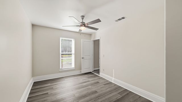 920 Carom Way, Dallas, TX 75217