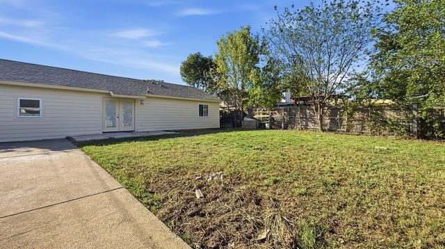 920 Carom Way, Dallas, TX 75217