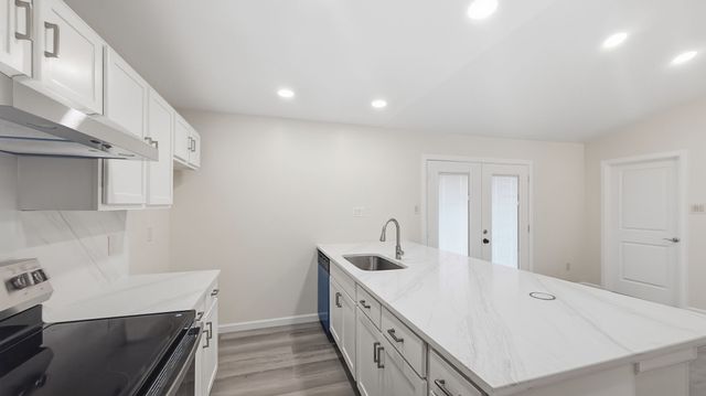 920 Carom Way, Dallas, TX 75217