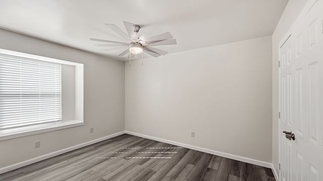 920 Carom Way, Dallas, TX 75217