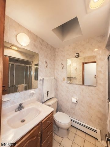 7 Walray Ave, North Haledon Boro, NJ 07508