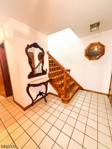 7 Walray Ave, North Haledon Boro, NJ 07508