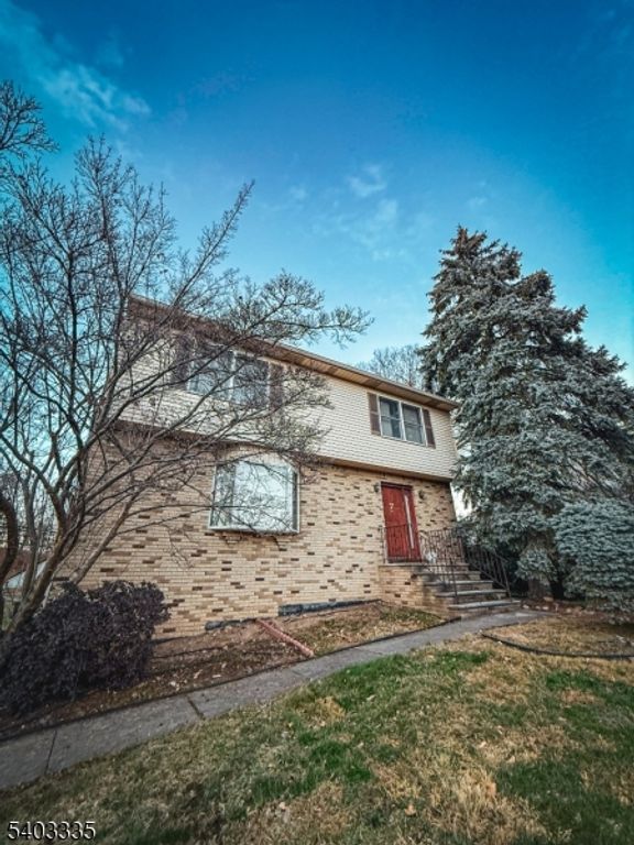 7 Walray Ave, North Haledon Boro, NJ 07508