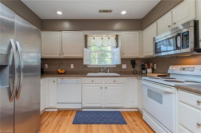 3702 Creek Point Way, Greensboro, NC 27407