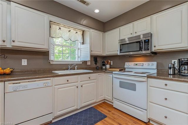 3702 Creek Point Way, Greensboro, NC 27407