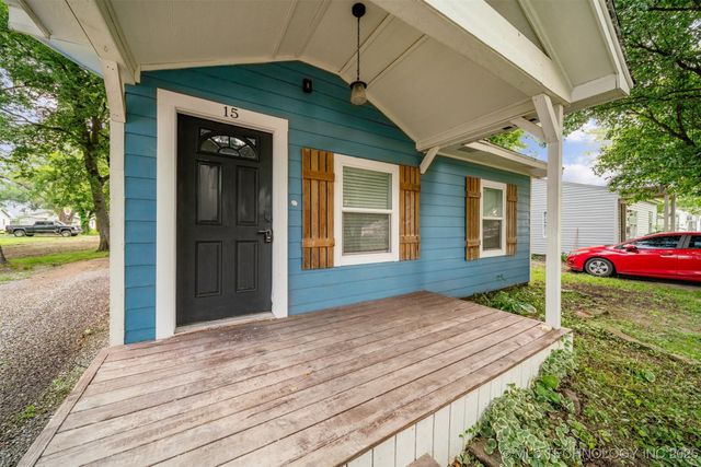 15 S Mayes Street, Pryor, OK 74361