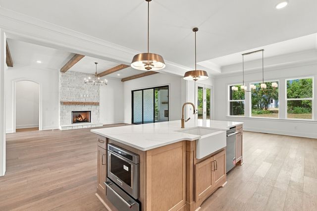 713 Adkisson Ln, Nashville, TN 37205