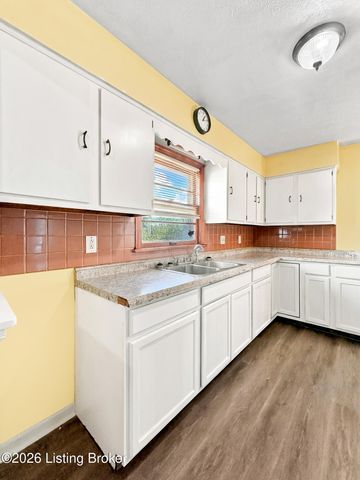 7539 Manslick Rd, Louisville, KY 40214