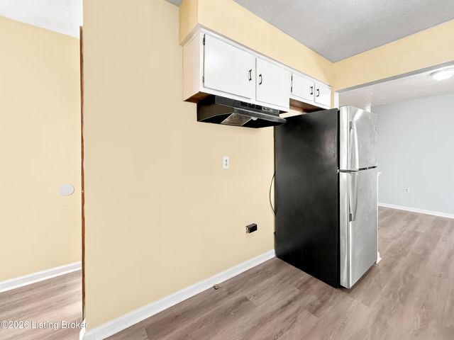 7539 Manslick Rd, Louisville, KY 40214