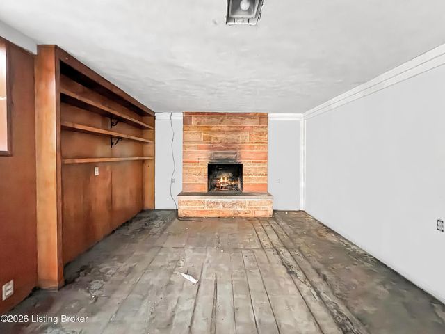 7539 Manslick Rd, Louisville, KY 40214