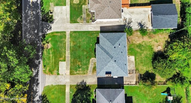 7539 Manslick Rd, Louisville, KY 40214