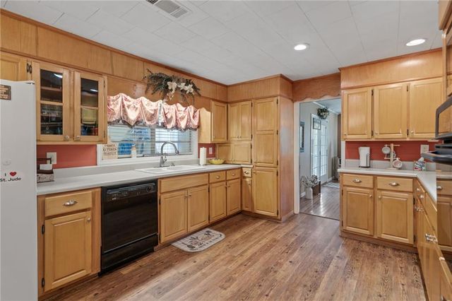 404 Davis W Road, Fairmount, GA 30139