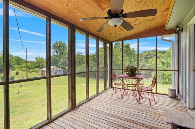 404 Davis W Road, Fairmount, GA 30139